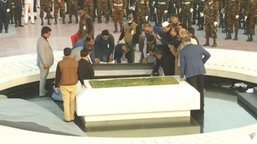 রাষ্ট্রীয় মর্যাদায় শহীদ স্বামীর পাশে সমাহিত খালেদা জিয়া