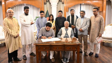 জুলাই সনদে এনসিপির স্বাক্ষর, ধন্যবাদ জানালেন প্রধান উপদেষ্টা জুলাই সনদে এনসিপির স্বাক্ষর, ধন্যবাদ জানালেন প্রধান উপদেষ্টা