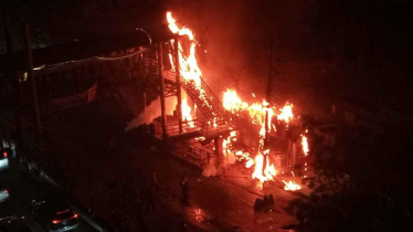 নদ্দা ব্রিজের নিচে ভয়াবহ আগুন, নিয়ন্ত্রণে ২ ইউনিট