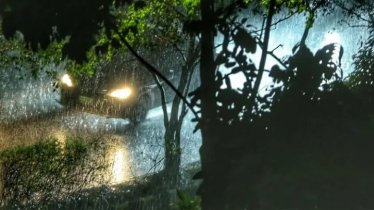 রাজধানীতে কালবৈশাখীর তাণ্ডব, শিলাবৃষ্টিতে বিপর্যস্ত জনজীবন