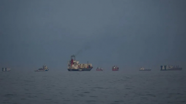 যুদ্ধবিরতির পর নতুন উত্তেজনা: হরমুজ প্রণালিতে ইরানের নতুন শর্ত যুদ্ধবিরতির পর নতুন উত্তেজনা: হরমুজ প্রণালিতে ইরানের নতুন শর্ত