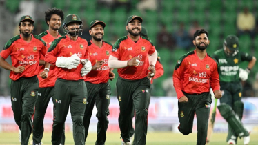 পাকিস্তানকে হারালে ফাইনালে টাইগাররা