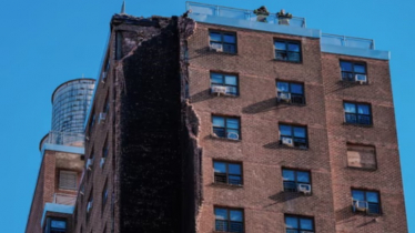 নিউ ইয়র্কে ২০ তলা ভবনের আংশিক ধস নিউ ইয়র্কে ২০ তলা ভবনের আংশিক ধস