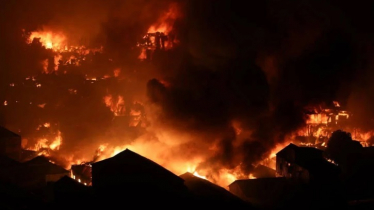 পুড়ছে কড়াইল বস্তি, নিয়ন্ত্রণে ফায়ারের ১৯ ইউনিট পুড়ছে কড়াইল বস্তি, নিয়ন্ত্রণে ফায়ারের ১৯ ইউনিট