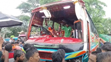 ফেনীতে বাস উল্টে নিহত ৩ ফেনীতে বাস উল্টে নিহত ৩