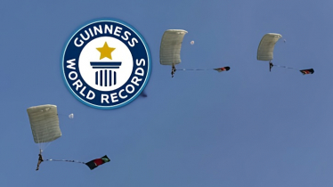 বিজয় দিবসে আকাশ ছুঁয়ে গিনেস রেকর্ড বাংলাদেশের বিজয় দিবসে আকাশ ছুঁয়ে গিনেস রেকর্ড বাংলাদেশের