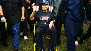 নিজ বাসভবনে আহত মাহাথির মোহাম্মদ হাসপাতালে