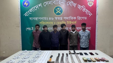 মোহাম্মদপুরে দেশীয় অস্ত্র ও হেরোইনসহ গ্রেফতার ৬