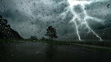 দুপুরের মধ্যে ৮০ কিমি বেগে ঝড়ের আভাস, ৪ অঞ্চলে সতর্কতা