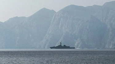 হরমুজ প্রণালিতে এক জাহাজ থেকে ২০ লাখ ডলার টোল আদায় ইরানের হরমুজ প্রণালিতে এক জাহাজ থেকে ২০ লাখ ডলার টোল আদায় ইরানের