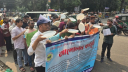 ৫ দাবিতে থালা-বাটি হাতে শাহবাগে দৃষ্টি প্রতিবন্ধীদের লং মার্চ