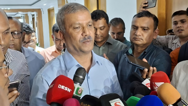 গুজব নিয়ে বিচলিত হওয়ার কিছু নেই: আইন উপদেষ্টা