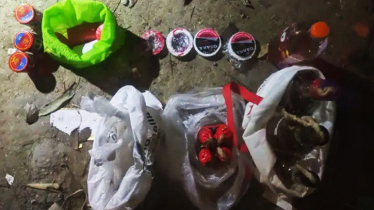 মোহাম্মদপুরে পেট্রোল বোমা ও ককটেল উদ্ধার