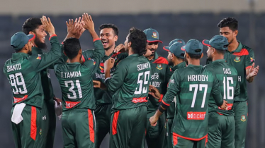 মিরাজের নেতৃত্বে একধাপ এগিয়েছে বাংলাদেশ মিরাজের নেতৃত্বে একধাপ এগিয়েছে বাংলাদেশ