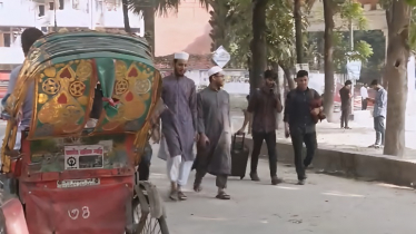 ভূমিকম্প আতঙ্কে ঢাবি বন্ধ, শিক্ষার্থীদের হল ত্যাগ