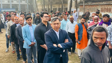 উৎসবমুখর পরিবেশে ভোট দিলেন সালাহউদ্দিন আহমদ উৎসবমুখর পরিবেশে ভোট দিলেন সালাহউদ্দিন আহমদ