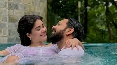 ‘বিচ্ছেদের গুজবটি সত্য, আমরা আলাদা’ ‘বিচ্ছেদের গুজবটি সত্য, আমরা আলাদা’