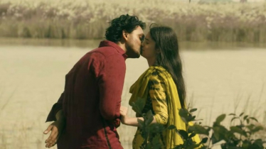 কাশবনে ‘অন্তরঙ্গ মুহূর্তে’ আরিফিন শুভ-ঐশী, ভাইরাল ভিডিও দৃশ্য