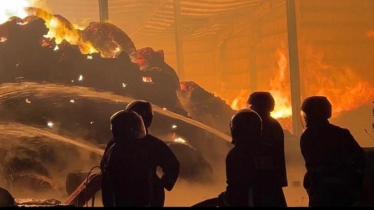 নরসিংদীর স্পিনিং মিলে ভয়াবহ আগুন, ১৩ ঘণ্টা পরও নিয়ন্ত্রণে আসেনি নরসিংদীর স্পিনিং মিলে ভয়াবহ আগুন, ১৩ ঘণ্টা পরও নিয়ন্ত্রণে আসেনি