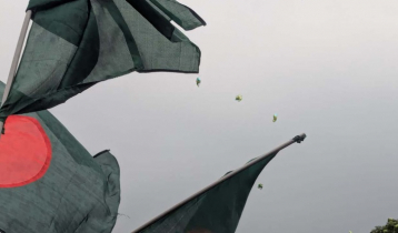 ‘জুলাই পুনর্জাগরণে’ হেলিকপ্টার সদৃশ বেলুনে আগুন, আহত ৬