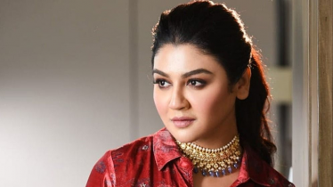 ‘পুতুলনাচের ইতিকথা’ বড় পর্দায়, কুসুম চরিত্রে জয়া আহসান