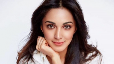 মা হওয়ার পর আমি যেন বাঘিনি হয়ে উঠেছি: কিয়ারা মা হওয়ার পর আমি যেন বাঘিনি হয়ে উঠেছি: কিয়ারা