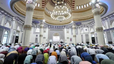 আমিরাতে ঈদের নামাজ মসজিদের ভেতরে আদায়ের নির্দেশ