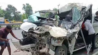 টাঙ্গাইলে ট্রাকের পেছনে মাইক্রোবাসের ধাক্কা, বাবা-ছেলেসহ নিহত ৩