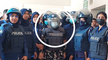 মমতাজকে বহনকারী প্রিজনভ্যানে ফের ডিম নিক্ষেপ
