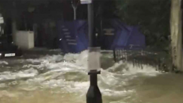 লন্ডনে পানি সরবরাহ লাইন ফেটে বন্যা, আদালতও বন্ধ
