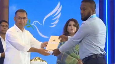 সেনাকুঞ্জে জাতিসংঘ শান্তিরক্ষী দিবসের অনুষ্ঠানে প্রধানমন্ত্রী সেনাকুঞ্জে জাতিসংঘ শান্তিরক্ষী দিবসের অনুষ্ঠানে প্রধানমন্ত্রী