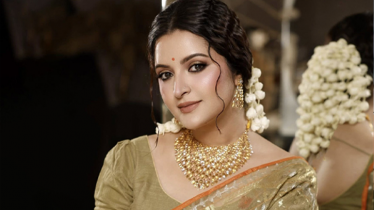 বিপদে পাশে দাঁড়ালে তারাই দূরে সরে যায়: পরীমণি