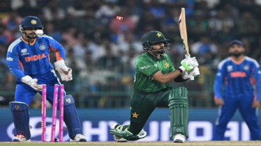 পাকিস্তানকে হারিয়ে সুপার এইটে ভারত