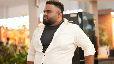 রাজ চৌধুরীর নতুন গান ‘প্রথম দেখায়’