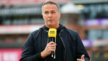 ছুটিতে মদ্যপান দোষের নয়, ইংল্যান্ড ক্রিকেটারদের পক্ষে মাইকেল ভন