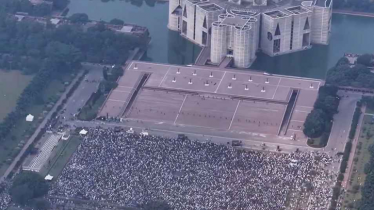 লক্ষাধিক মানুষের অংশগ্রহণে হাদির জানাজা সম্পন্ন
