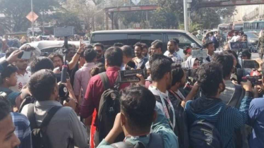 স্বরাষ্ট্র উপদেষ্টার পদত্যাগের দাবিতে শাহবাগ ব্লকেড