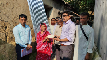 নিউজবাংলাদেশে সংবাদ প্রকাশের পর ফিরোজা বেগমের পাশে উপজেলা প্রশাসন নিউজবাংলাদেশে সংবাদ প্রকাশের পর ফিরোজা বেগমের পাশে উপজেলা প্রশাসন