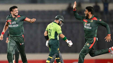 রোমাঞ্চকর ম্যাচে পাকিস্তানকে হারিয়ে সিরিজ জিতল বাংলাদেশ