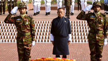 সাভারে জাতীয় স্মৃতিসৌধে শ্রদ্ধা জানালেন ভুটানের প্রধানমন্ত্রী