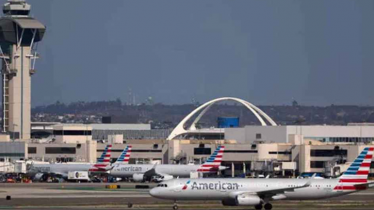 শাটডাউনে যুক্তরাষ্ট্রে বিমান চলাচলে বিপর্যয়, শত শত ফ্লাইট বাতিল শাটডাউনে যুক্তরাষ্ট্রে বিমান চলাচলে বিপর্যয়, শত শত ফ্লাইট বাতিল