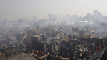 ভোরে স্পষ্ট হলো কড়াইল বস্তির আগুনের ভয়াবহতা ভোরে স্পষ্ট হলো কড়াইল বস্তির আগুনের ভয়াবহতা
