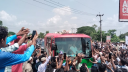 কুমিল্লায় পথে পথে নেতাকর্মীদের ভালোবাসায় সিক্ত প্রধানমন্ত্রী