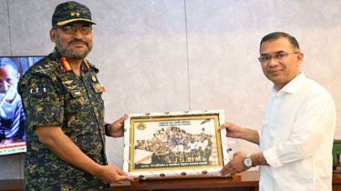 প্রধানমন্ত্রীর সঙ্গে আনসার ও ভিডিপির মহাপরিচালকের সৌজন্য সাক্ষাৎ প্রধানমন্ত্রীর সঙ্গে আনসার ও ভিডিপির মহাপরিচালকের সৌজন্য সাক্ষাৎ