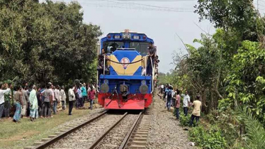 ২২ ঘণ্টা পর উত্তরাঞ্চলের সঙ্গে ট্রেন চলাচল স্বাভাবিক