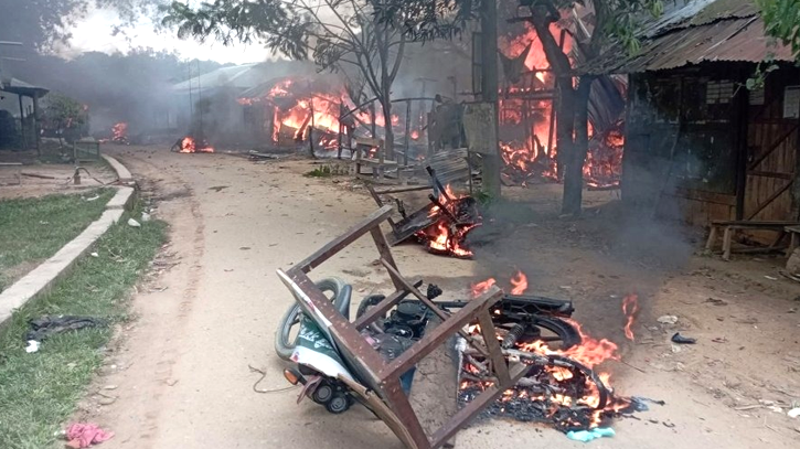 খাগড়াছড়িতে দুষ্কৃতকারীদের হামলায় তিনজন নিহত, আহত ১৩ খাগড়াছড়িতে দুষ্কৃতকারীদের হামলায় তিনজন নিহত, আহত ১৩