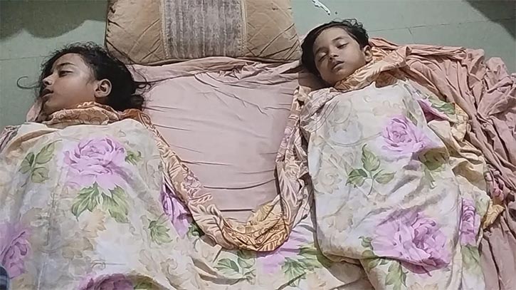 নোয়াখালীতে পুকুরে শামুক কুড়াতে গিয়ে ২ বোনের মৃত্যু নোয়াখালীতে পুকুরে শামুক কুড়াতে গিয়ে ২ বোনের মৃত্যু