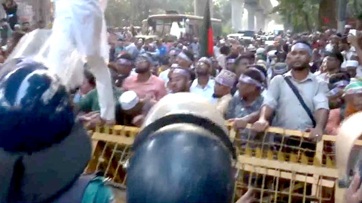 শিক্ষকদের ‘মার্চ টু সচিবালয়’ কর্মসূচিতে বাধা