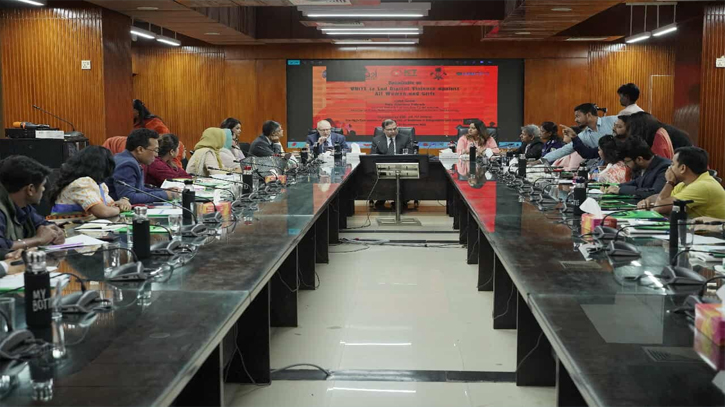 অনলাইন সহিংসতা রোধে শক্তিশালী সুরক্ষা ব্যবস্থার আহ্বান