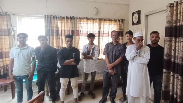 আ.লীগের ঝটিকা মিছিল থেকে ১১ জন আটক